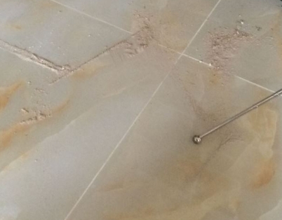 峨边瓷砖空鼓维修公司分享粘合剂选择不当在瓷砖铺贴过程中可能导致以下问题