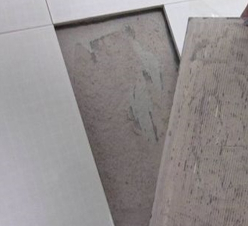 峨边瓷砖空鼓维修公司分享瓷砖铺贴时如果打浆（即涂抹在瓷砖背面和基层上的砂浆或瓷砖胶）过少，会带来以下问题
